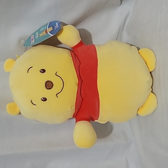 ‼️FINAL SALE‼️💛❤️Winnie the Pooh Hugmees by Squishmallows - Picture 1 of 4
